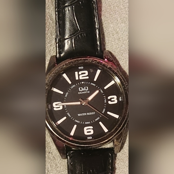Q2Q Womens Watch